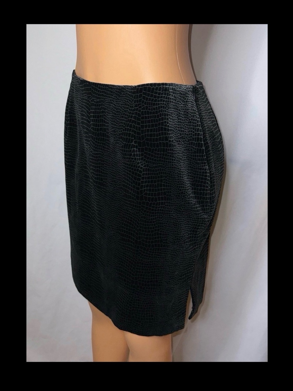 Vintage velvet pencil skirt
